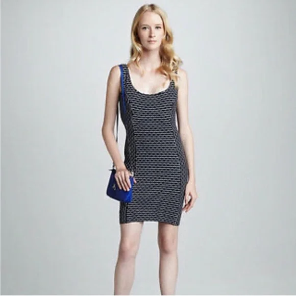 Milly New York Maria Sleeveless Dress Size S Navy White Wavy Stripes Stretch - Picture 2 of 16